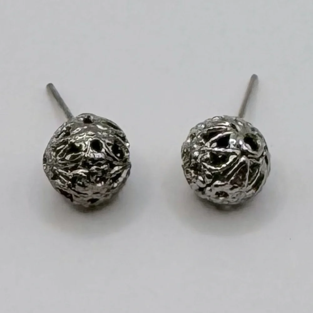 VINTAGE Silver-Tone Filigree Ball Earrings